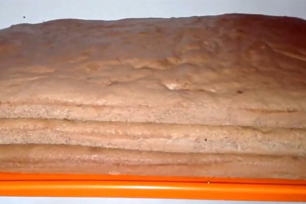 DA BI VAM KORE ISPALE MEKANE I UKUSNE MORATE IH PEĆI TAČNO NA OVOLIKO STEPENI: Svaka domaćica mora da ZNA OVAJ TRIK