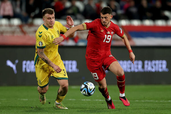 JUVENTUS ILI INTER? Iz Udinezea stigao odgovor o prodaji Samardžića (FOTO)