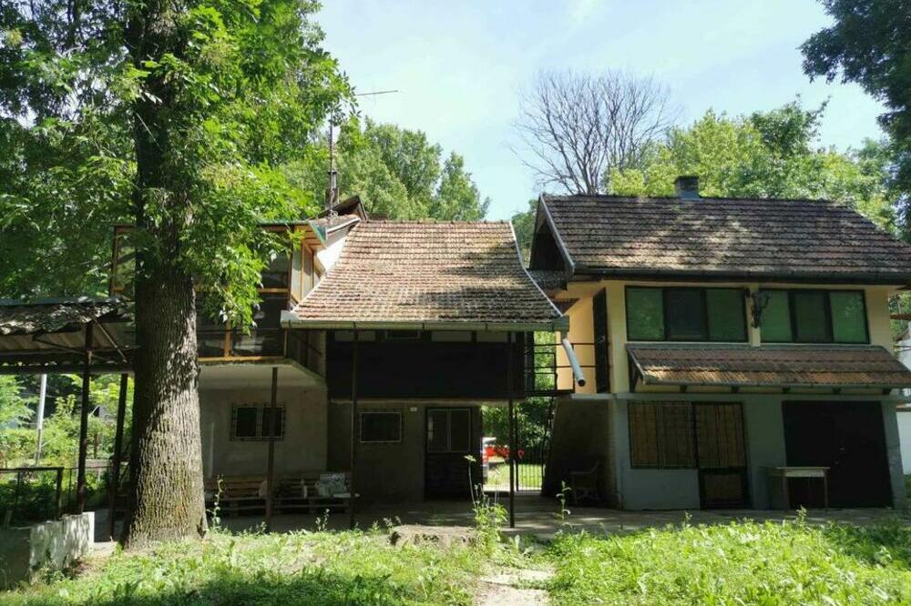 OVAKAV OGLAS SRBIJA NE PAMTI: Dupleks vikendica, parking plac, nov nameštaj, pogled na Dunac ZA 32.000 € (FOTO)