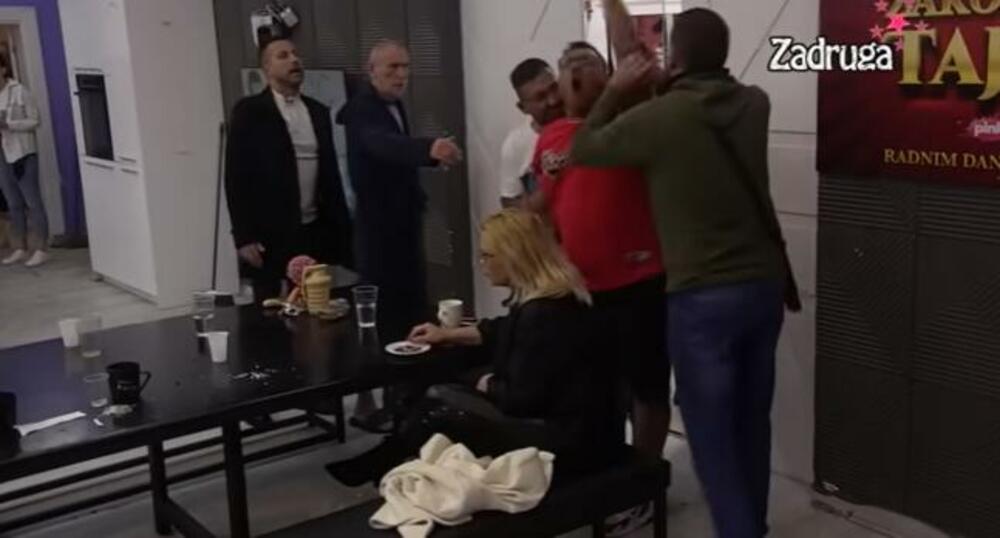 Narod je uz Necu i Pecu