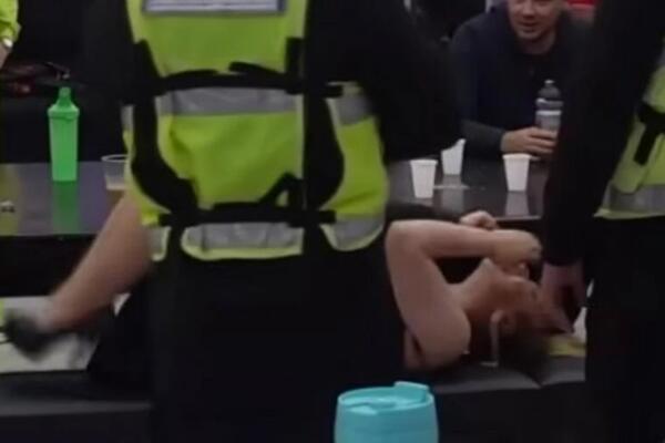 ZAPOMAGALA I UDARALA O KLUPU, OPKOLILI JE SA SVIH STRANA: Jeziva scena u Zadruzi, MNOGIMA ĆE PRIPASTI MUKA