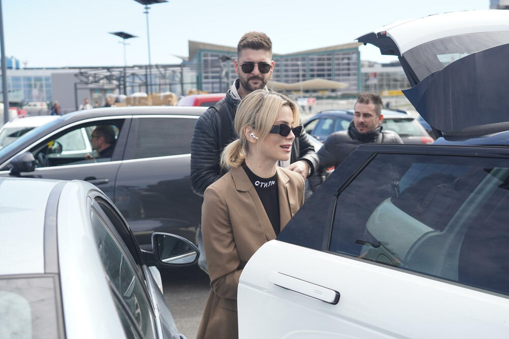 PONOVO UHVAĆENA MILICA PAVLOVIĆ: U ovakvom izdanju je NISMO SKORO VIDELI, a oko nje MUŠKARCI