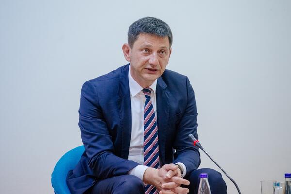 Izlaganje Darka Pajovića bivšeg ambasadora Crne Gore u Narodnoj Republici Kini