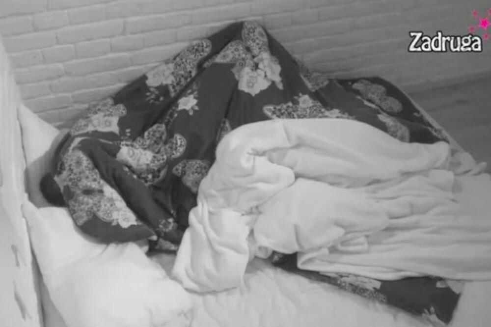 NAKON ŠTO SU IMALI ODNOSE "KAO ŽIVOTINJE" SKANDALOZNI PAR ZGROZIO JAVNOST: Od KUPANJA nema ništa, EVO ŠTA SE RADI