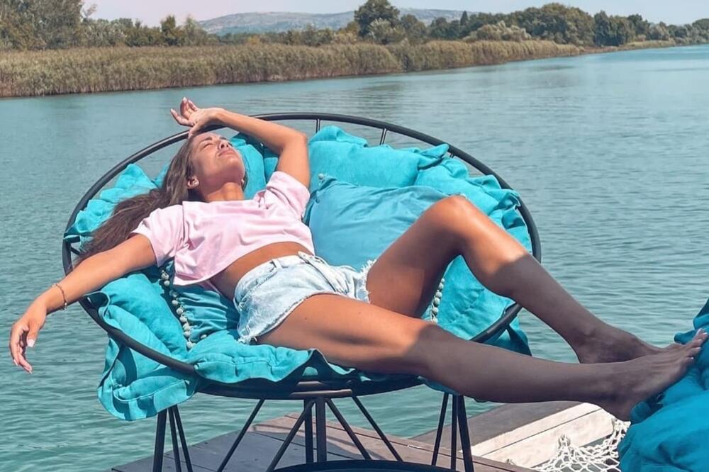 SRPSKA PEVAČICA BILA U VEZI SA OŽENJENIM MUŠKARCEM: Rešila da PREKINE ĆUTANJE