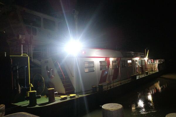 VELIKA AKCIJA CARINIKA NA PRELAZU VELIKO GRADIŠTE: Pokušali da prokrijumčare 12.650 litara nafte! (FOTO)