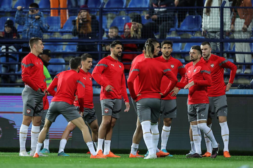 BOMBA! OGROMNO POJAČANJE PRED POTPISOM: Bivša zvezda Ajaksa na korak od povratka u srpski fudbal nakon 17 godina!