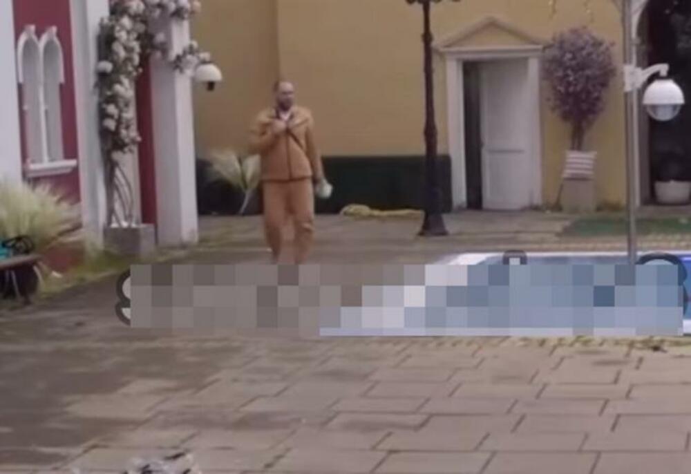 Zvezdan Slavnić se obraća produkciji