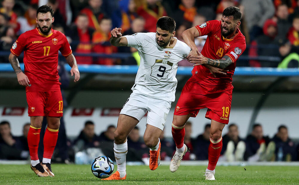 Aleksandar Mitrović, Aleksandar Šćekić