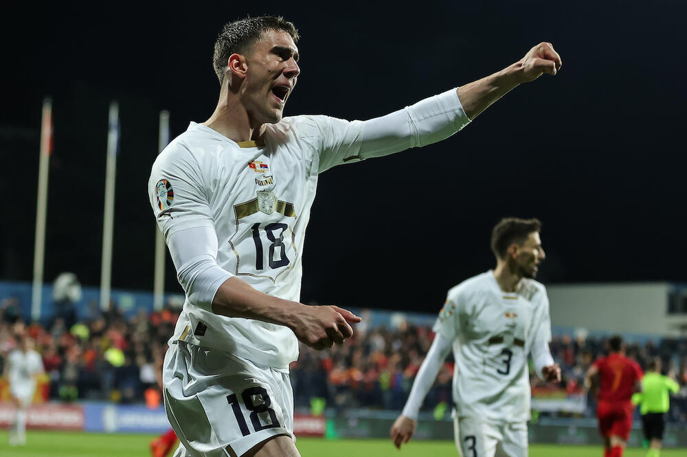 DUŠAN SILNI SRUŠIO CRNU GORU! Srbija se mučila, ali osvojila Podgoricu na krilima Vlahovića (FOTO/VIDEO)