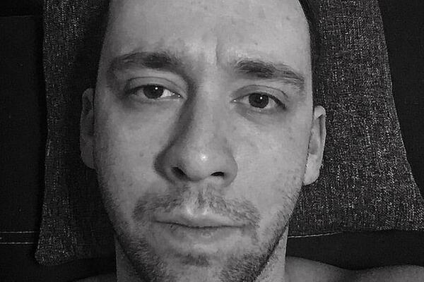 ĆERKU DRŽAO U KUPATILU, A ON POSEĆIVAO RESTORANE: Sve kačio na INSTAGRAM, hvalio se LAGODNIM ŽIVOTOM! (FOTO)