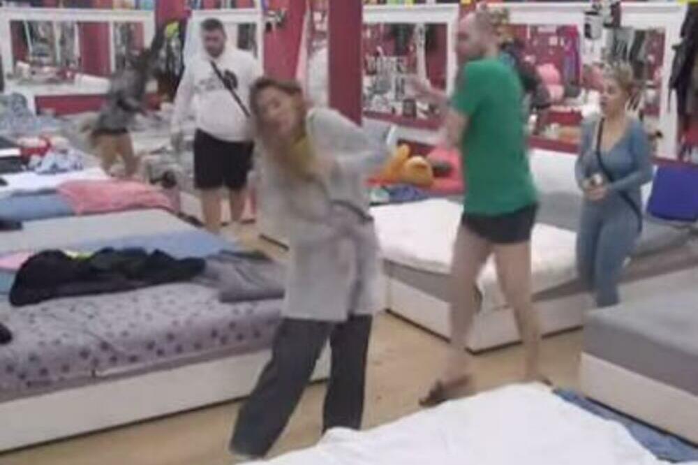 POLICIJA DOŠLA U ZADRUGU, ČEKA SE ODLUKA PRODUKCIJE: O ovoj INFORMACIJI svi bruje, ZVEZDAN GLAVNI KRIVAC