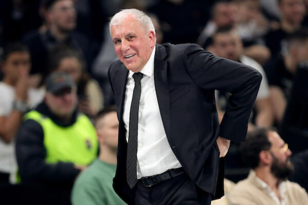 ŠTA ĆE REĆI DELIJE? Obradović se POKLONIO legendi Crvene zvezde!