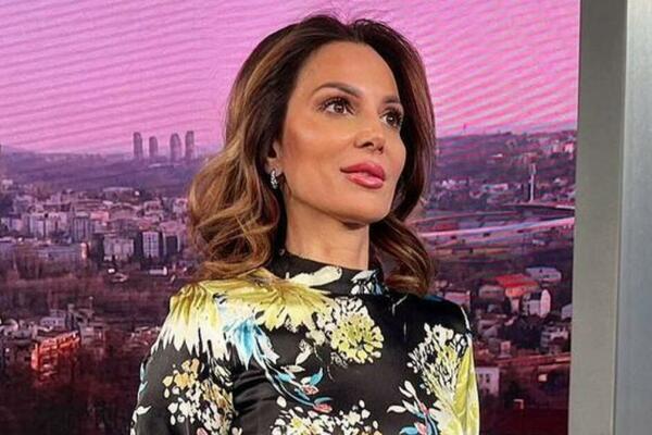 Da li je ona Srpkinja sa najboljim nogama? Kad se voditeljka pojavi ljudi ostaju zakucani, izgleda ko prava boginja