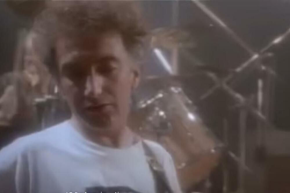 OVO JE NAJTUŽNIJA PESMA 20. VEKA, I SVI STE JE BAREM JEDNOM ČULI: Ronićete suze kada čujete KAKO JE NASTALA (VIDEO)