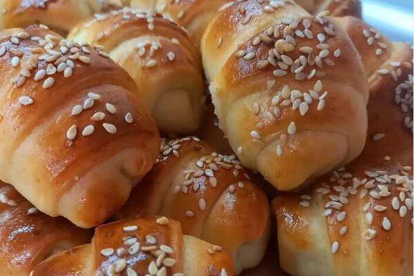 STRUČNJAK ZA KETERING OTKRIVA KAKO DA KIFLICE ISPADNU SAVRŠENE: Biće bolje nego iz pekare AKO OVO DODATE U NJIH