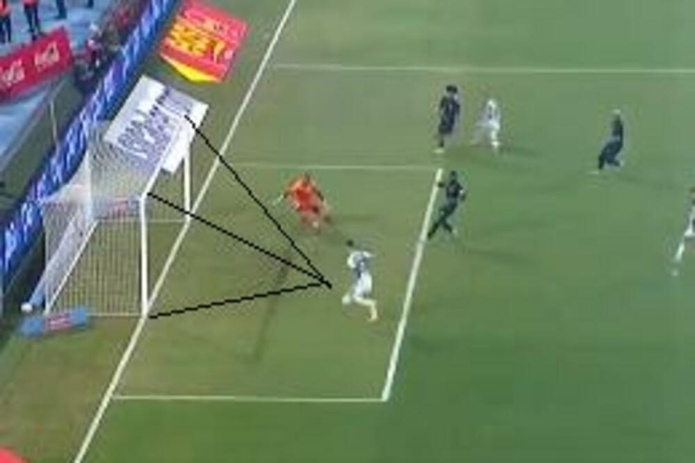 KAKAV PROMAŠAJ NAPADAČA INTERA: Mesi mu servirao loptu kao "na tacni" a on se OBRUKAO za sve pare! (VIDEO)