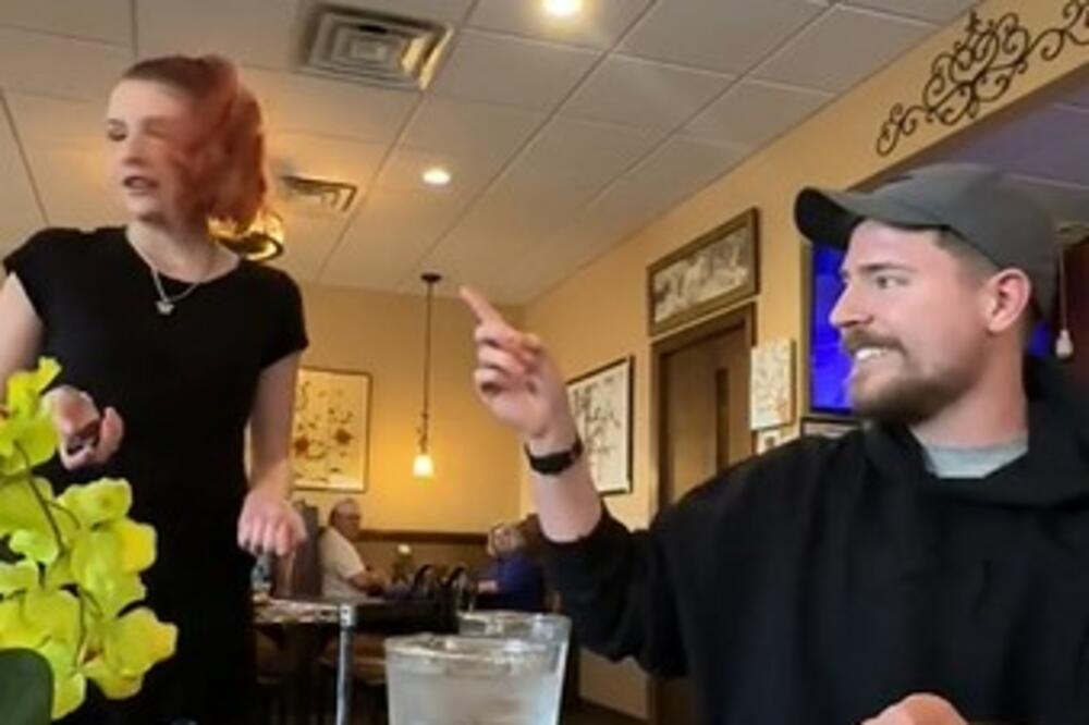 PITAO KONOBARICU KOJI JE NAJVEĆI BAKŠIŠ KOJI JE DOBILA: Zbog onoga što je usledilo joj je OTPALA VILICA (VIDEO)