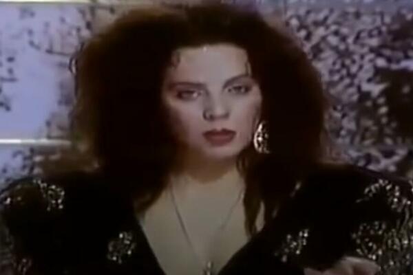 "Majku zaklali i bacili pored puta, brata ubila UDBA": Naša pevačica prošla PAKAO, UČK nije dao da se skloni telo!