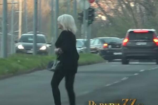 KAŽU DA ŽIVI BOLJE OD BRENE, A IMA I SKUPLJU KUĆU: Da ste je sreli na ULICI ne biste je PREPOZNALI, OVO VOZI?