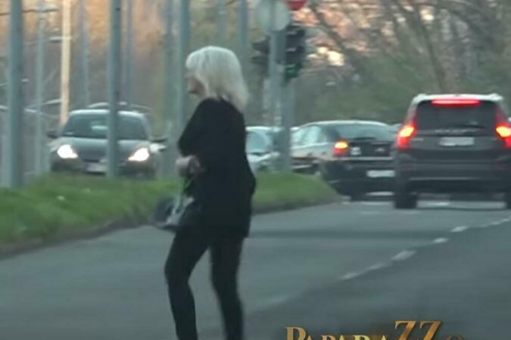 KAŽU DA ŽIVI BOLJE OD BRENE, A IMA I SKUPLJU KUĆU: Da ste je sreli na ULICI ne biste je PREPOZNALI, OVO VOZI?