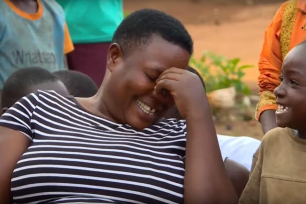 IMA MALO VIŠE OD 40 GODINA i 32 DETETA: Kada je vide, lekari se krste, a onda je otkrivena velika istina (VIDEO)