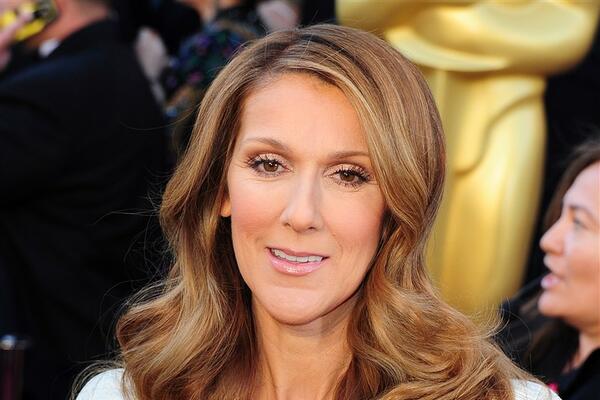 IMA BOLEST KOJA LJUDE PRETVARA U "ŽIVE KIPOVE", A OVO JE NJENO PRVO POJAVLJIVANJE: Evo kako izgleda Selin Dion