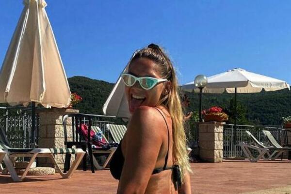 OD SAMOG POGLEDA NA NJENU ZADNJICU GUBI SE DAH: Vruća odbojkašica ima GU*U od milion evra, ali i MISTERIOZNU...