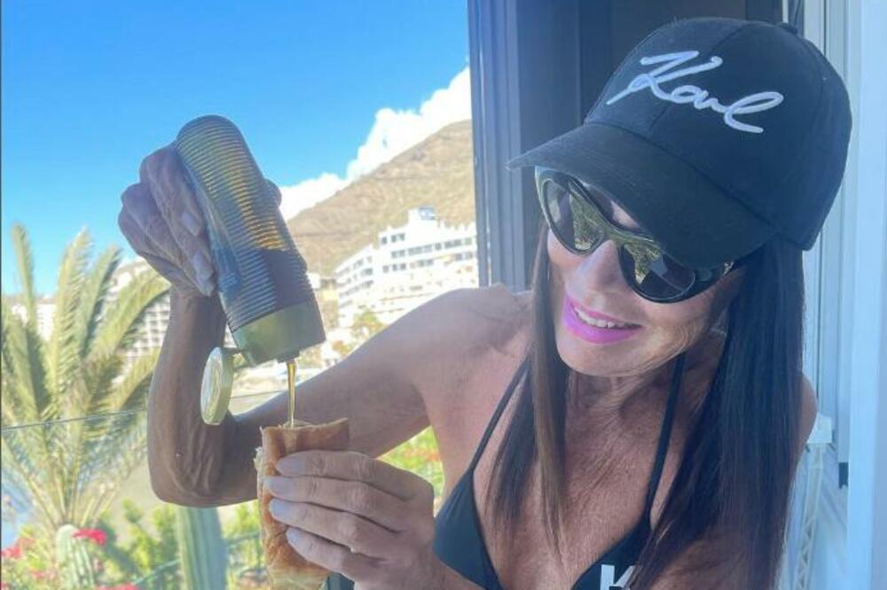 GAZI 8. DECENIJU, A MUŠKARCIMA OTPADA VILICA ZA NJOM: Otkrila je šta radi svaki dan... ne biste POVEROVALI