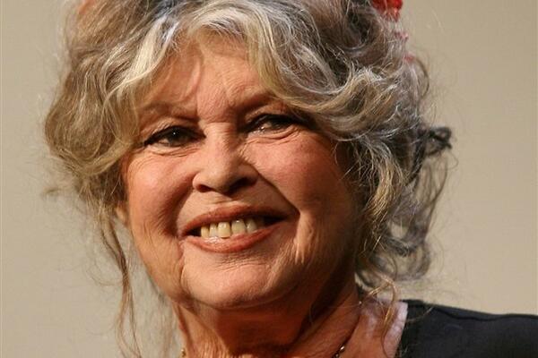 LAŽNA VEST! Svi mislili da je Brižit Bardo umrla, a ona se javila i poručila: "Živa sam!"