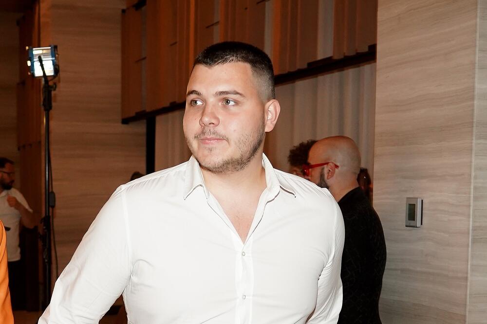 VIKTOR ŽIVOJINOVIĆ NEPREPOZNATLJIV! Skinuo 36 KILOGRAMA, nakon ovde FOTKE devojke će ODLEPITI ZA NJIM