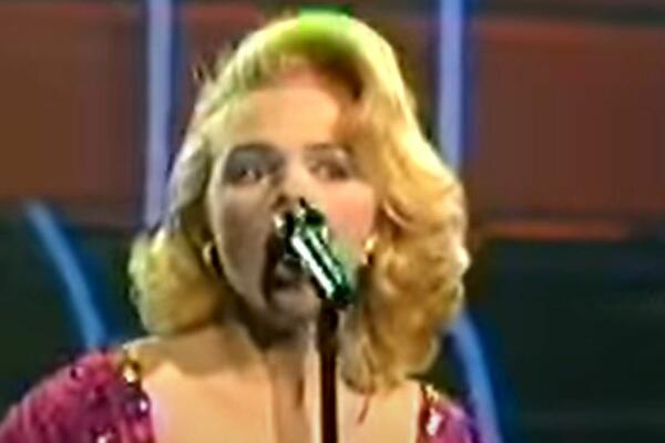 NJENE HITOVE ZNALA JE CELA JUGA, MUŠKARCI SU LUDELI ZA PLAVOM BOMBOM: Danas izgleda skroz drugačije,isplivale slike