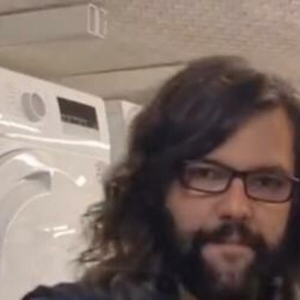 MAJSTOR OTKRIO KOJI PROGRAM NA VEŠ MAŠINI DOVODI DO KVARENJA: Nikako ga ne koristite kada PERETE OVO (VIDEO)