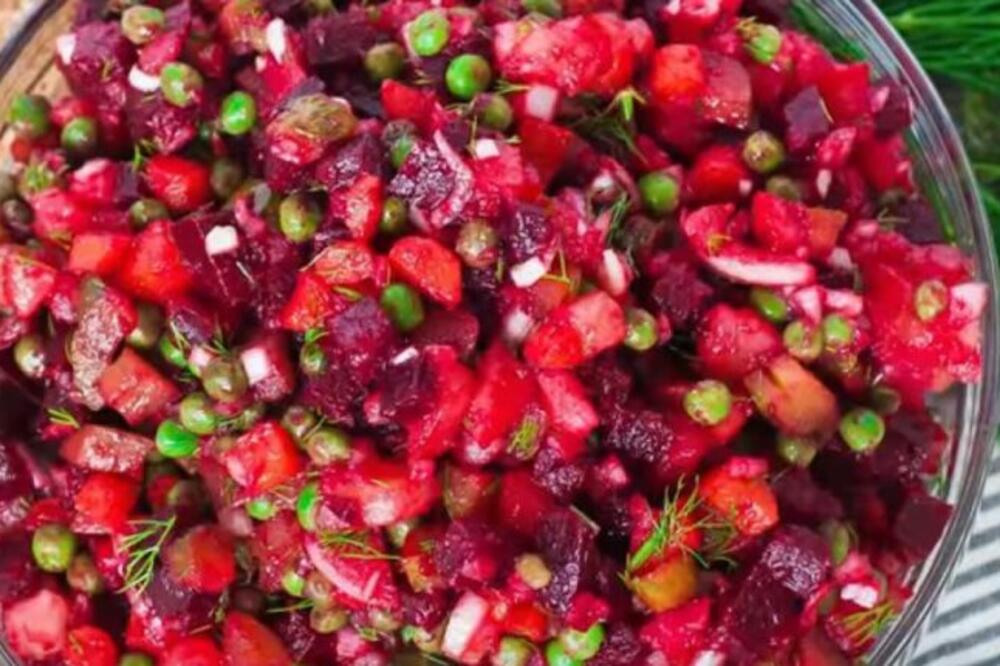 ZA RUSE JE OVO RUSKA SALATA, ni slična onoj koju SRBI prave: Mnogo je zdravija i ukusnija (RECEPT)