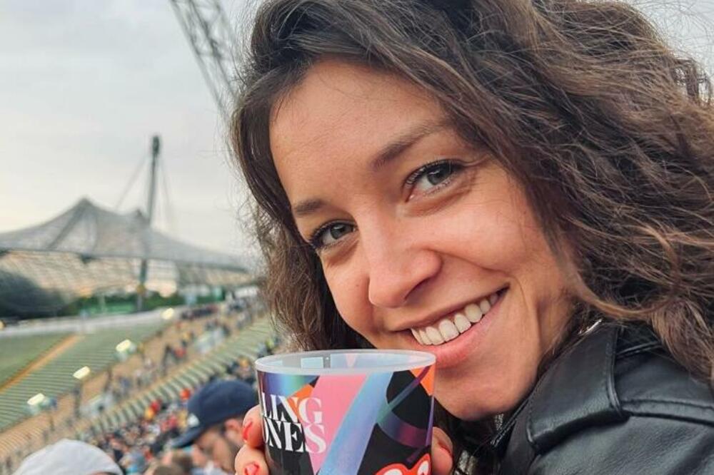 OVA LEPOTICA JE ĆERKA NAŠEG POZNATOG GLUMCA: Ima jako NEOBIČNO IME i krenula je NJEGOVIMA STOPAMA