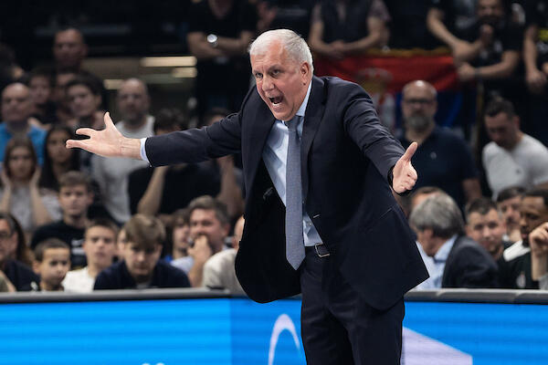 AUU, OVAKVOG GA NIKAD NISTE VIDELI: Nezapamćena REAKCIJA Obradovića nakon Panterove trojke! (VIDEO)