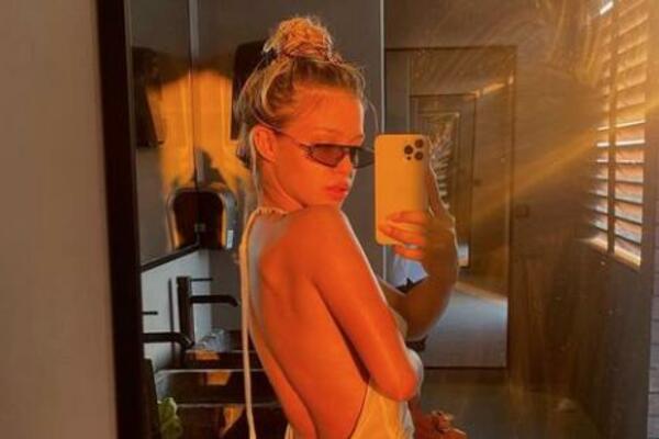 KAKVO TELO ŽENA IMA! Razgolitila se i pokazala čime RASPOLAŽE, sada vidimo kakva je BOMBA