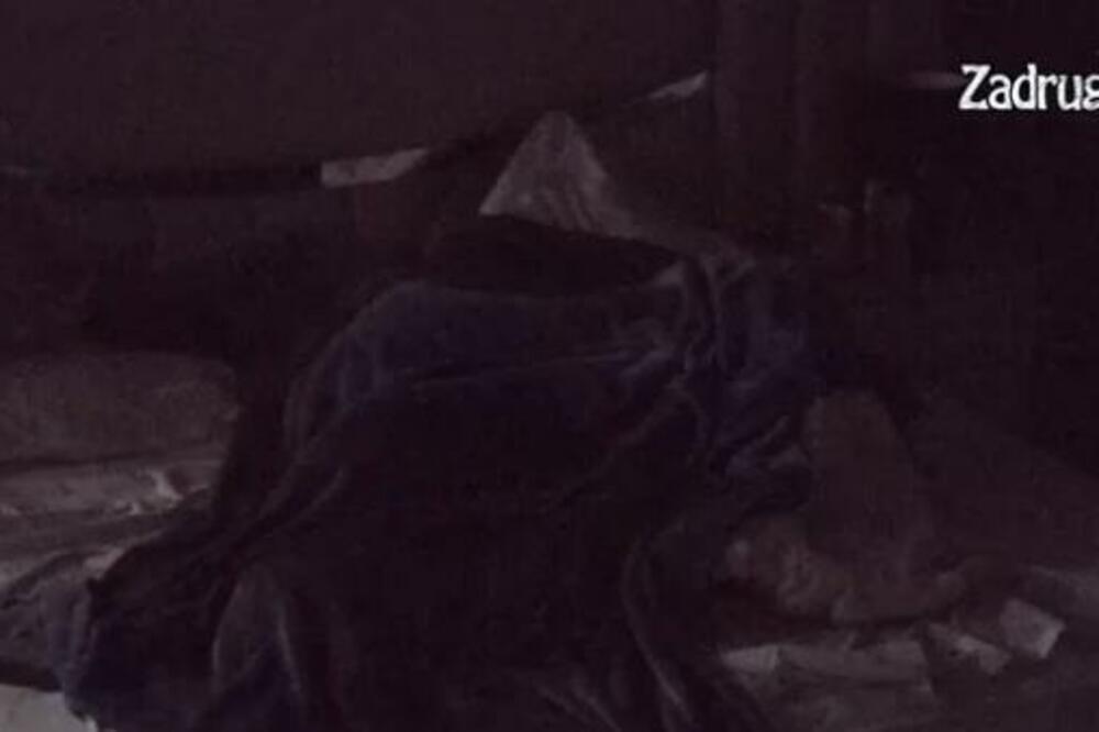 PINK OBJAVIO CELU LEZBO AKCIJU BEZ CENZURE: Ovo je prvi put da se PRIKAZUJE OVAKO NEŠTO, gledaoci će se ŠOKIRATI