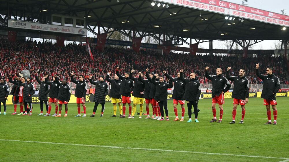 Slavlje fudbalera Union Berlina sa navijačima