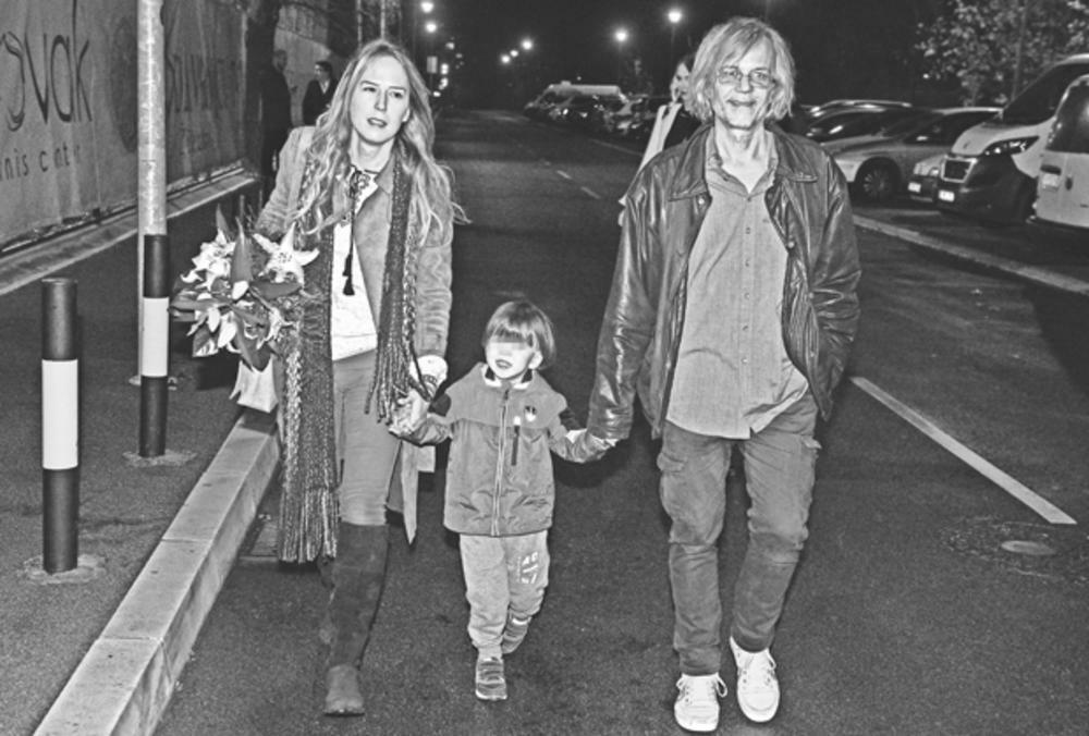 Ona se još uvek nije pomirila sa činjenicom da njenog sina više nema, i nije se oporavila.