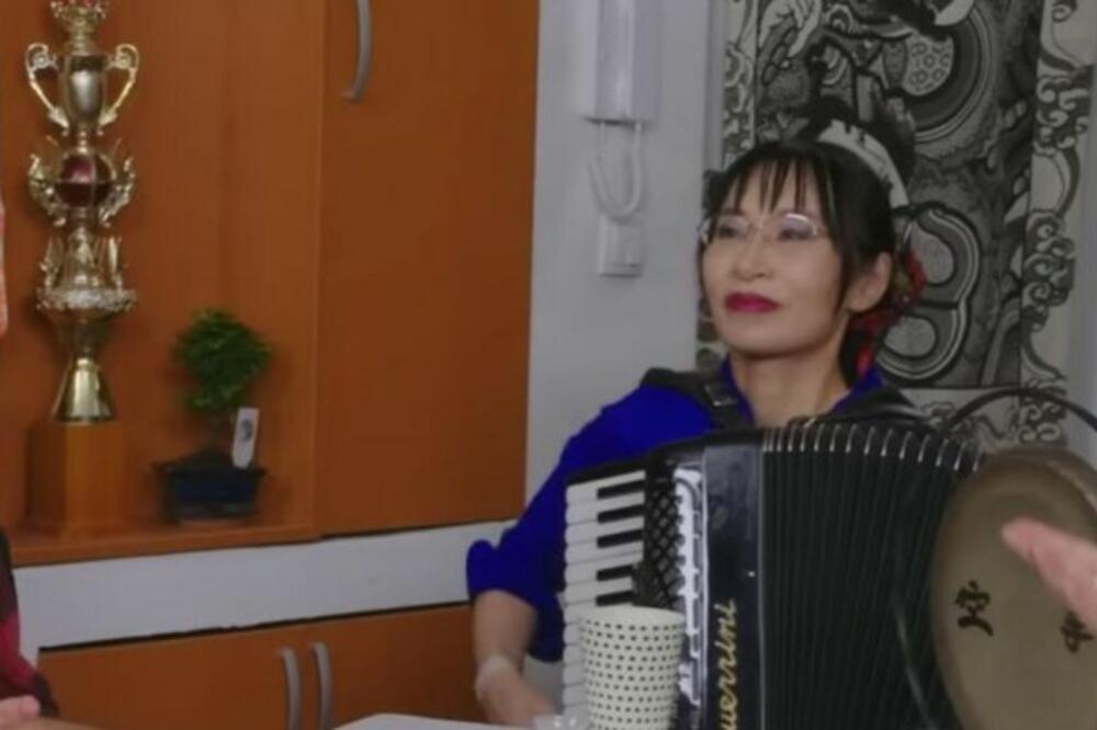 JAPANKA KOJA JE SVE NAPUSTILA ZBOG LJUBAVI PREMA SRBIJI: Svira HARMONIKU, a ovde je našla i BOJANA (VIDEO)