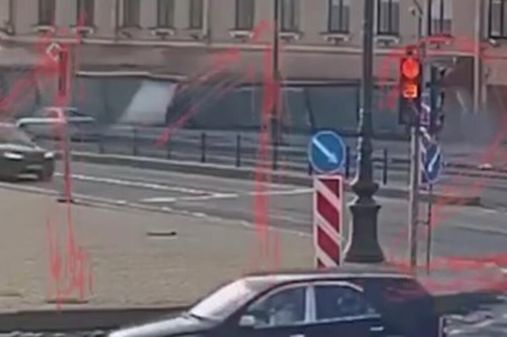 MOMENAT EKPLOZIJE U KAFIĆU U SANKT PETERBURGU: Poginuo čovek koji je pričao o ovim stvarima! (VIDEO)