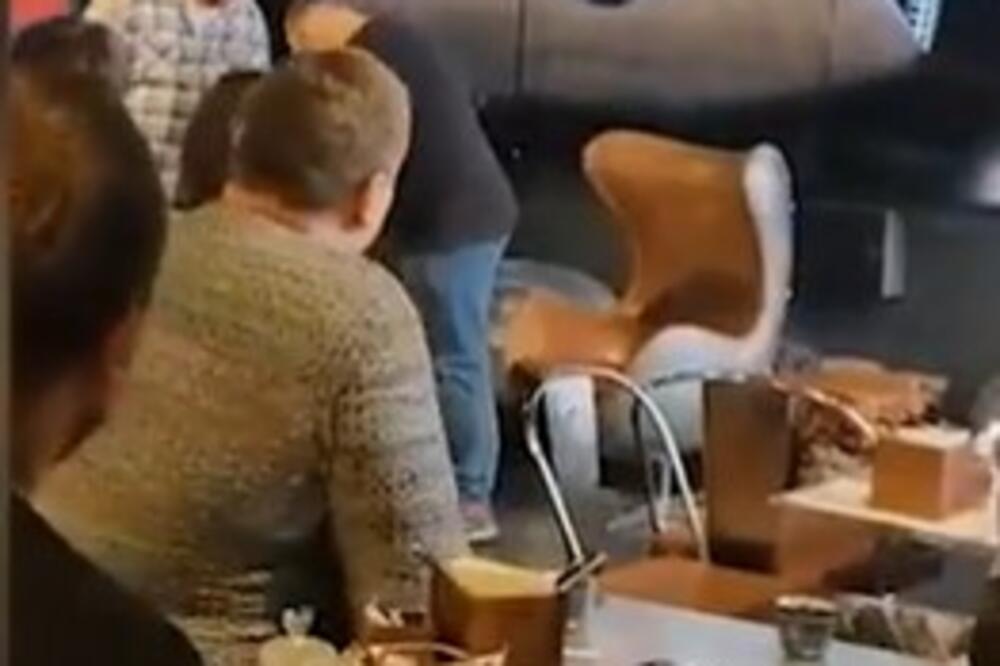 TRENUTAK KADA BLOGER PREUZIMA BOMBU: Jeziv snimak pred STRAVIČAN događaj (VIDEO)