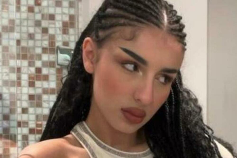 OVAKO NEŠTO GLUPO NISMO ČULI GODINAMA: Naša pevačica se IZBLAMIRALA KAO NIKADA NIKO, samo pogledajte OVO (FOTO)