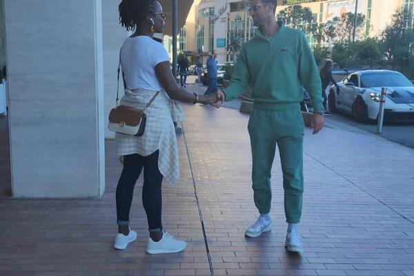 "BILA SAM OBESHRABRENA, PRIČAO JE TELEFONOM..." Neverovatna priča Novakove navijačice o upoznavanju sa njim (FOTO)