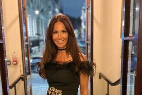 RAZVELA SE, PA POSVETILA ŽIVOT UŽIVANJU: Prodala KUĆU, otišla da živi na LUKSUZNOM KRUZERU i uštedela BRDO LOVE