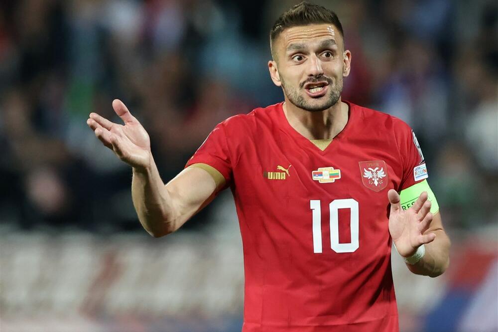 OPET PALJBA PO KAPITENU SRBIJE I AJAKSA: "Tadić je kao SAOBRAĆAJAC, ja ne verujem šta radi!" (VIDEO)