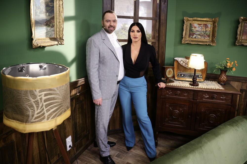 DUH RUSIJE U KUHINJI "MAJKE I SNAJKE"! Majka oduševila sve pesmom, otkrila savršen recept za baklavu sa pistaćima