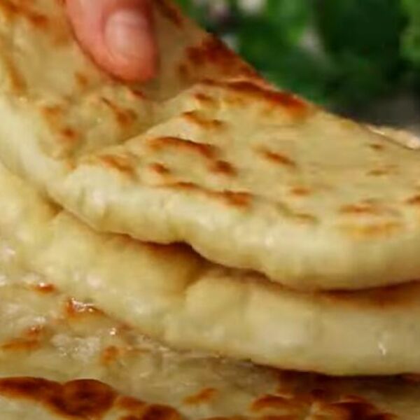 Pravi domaći somun gotov za 15 minuta: Mekan kao duša, vazdušast i uz svaki ručak se savršeno slaže