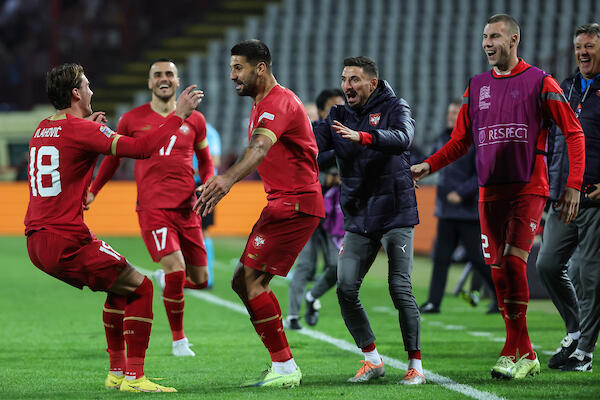 JURE TITULU, ALI I NOVE IGRAČE: Trofejni klub želi da dovede reprezentativca Srbije!